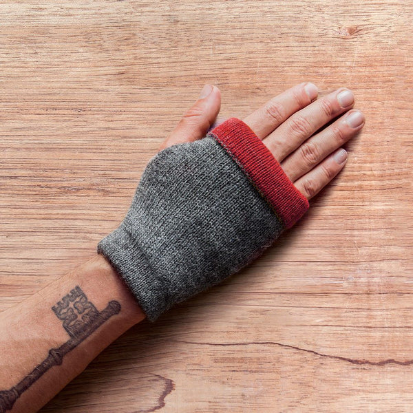 Gloves – RUBY-RED + STONE