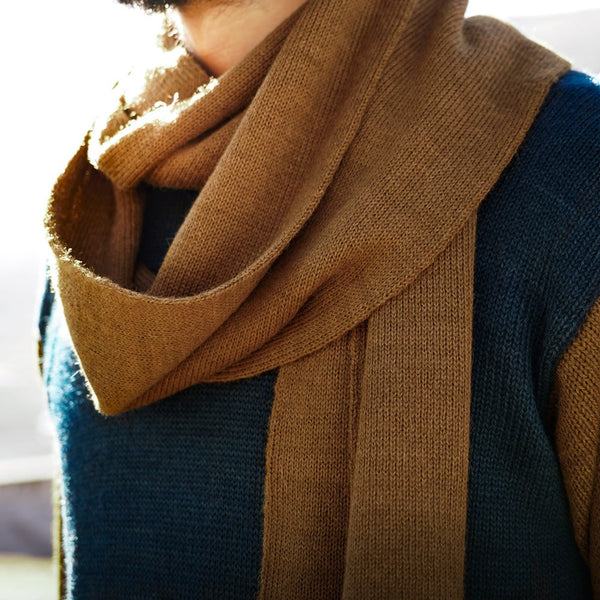 Close up scarf in baby alpaca wool color brown